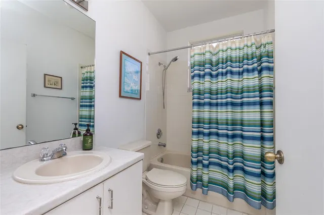 $495,000 | 857 Northwest 133rd Avenue, Pembroke Pines, FL 33028