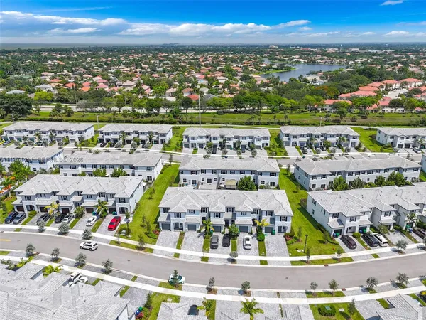 $3,500 | 11927 Northwest 46th Street, Unit 11927, Coral Springs, FL 33076