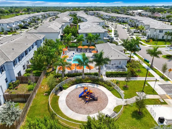 $3,500 | 11927 Northwest 46th Street, Unit 11927, Coral Springs, FL 33076