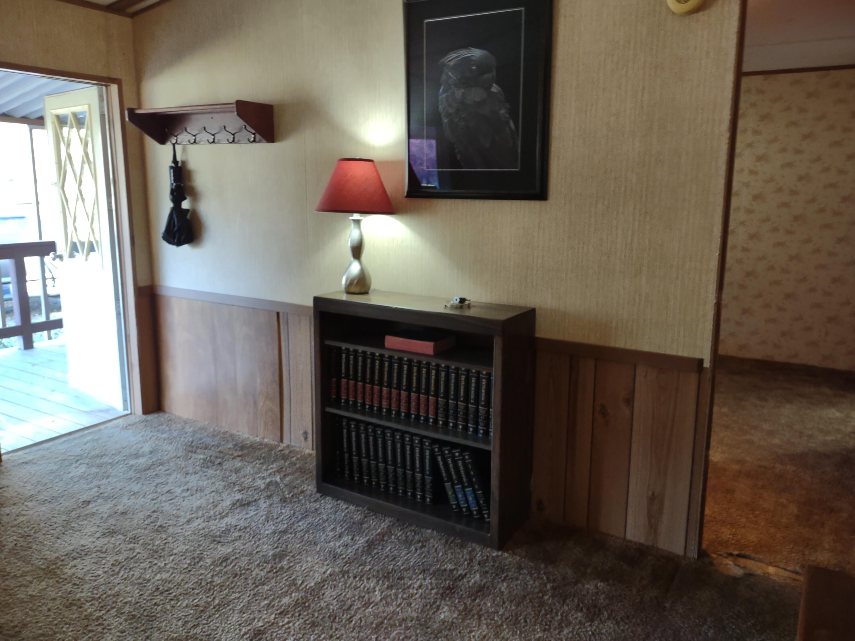 241 Gunnell Road Grants Pass, OR 97526 - Photo 16 of 23 a view of entryway