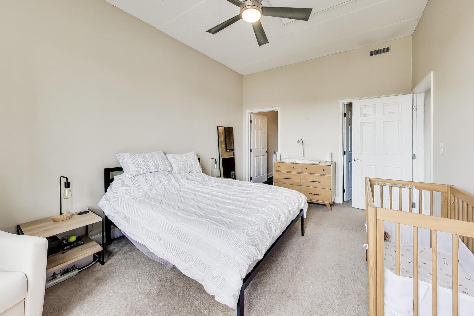 1301 West Washington Boulevard, Unit 405 Chicago, IL 60607 - Photo 11 of 21