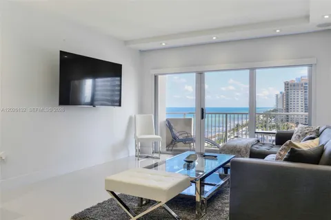 $585,000 | 1950 South Ocean Drive, Unit 9N, Hallandale Beach, FL 33009
