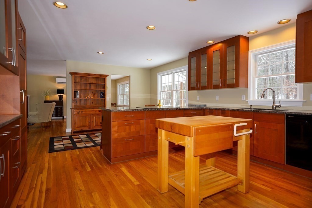 178 Sugar Road Bolton, MA 01740 - Photo 7 of 31 Gallery Image 7