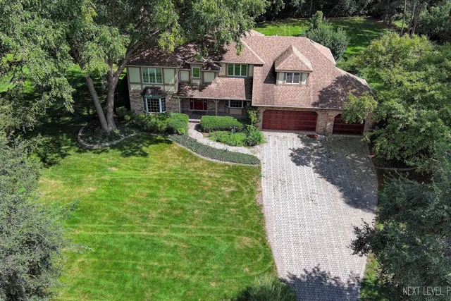 $685,000 | 7-n075 Hastings Drive, St. Charles, IL 60175