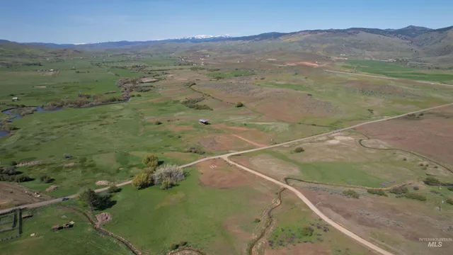 $197,630 | 19763 Butler Lane, Ola, ID 83657