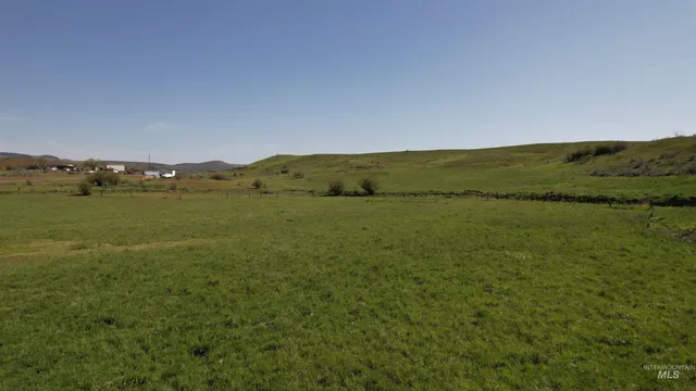 $197,630 | 19763 Butler Lane, Ola, ID 83657