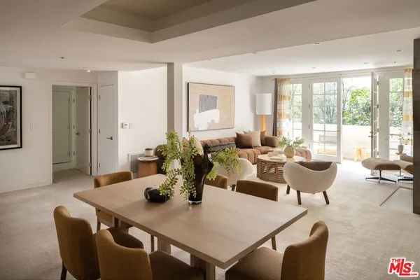 $1,525,000 | 575 South Barrington Avenue, Unit 204, Los Angeles, CA 90049