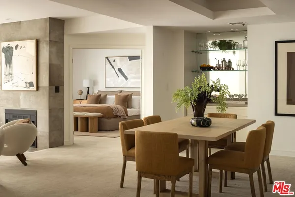 $1,525,000 | 575 South Barrington Avenue, Unit 204, Los Angeles, CA 90049