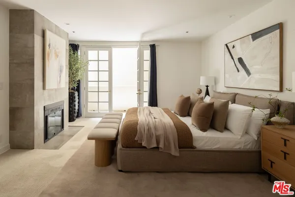 $1,525,000 | 575 South Barrington Avenue, Unit 204, Los Angeles, CA 90049