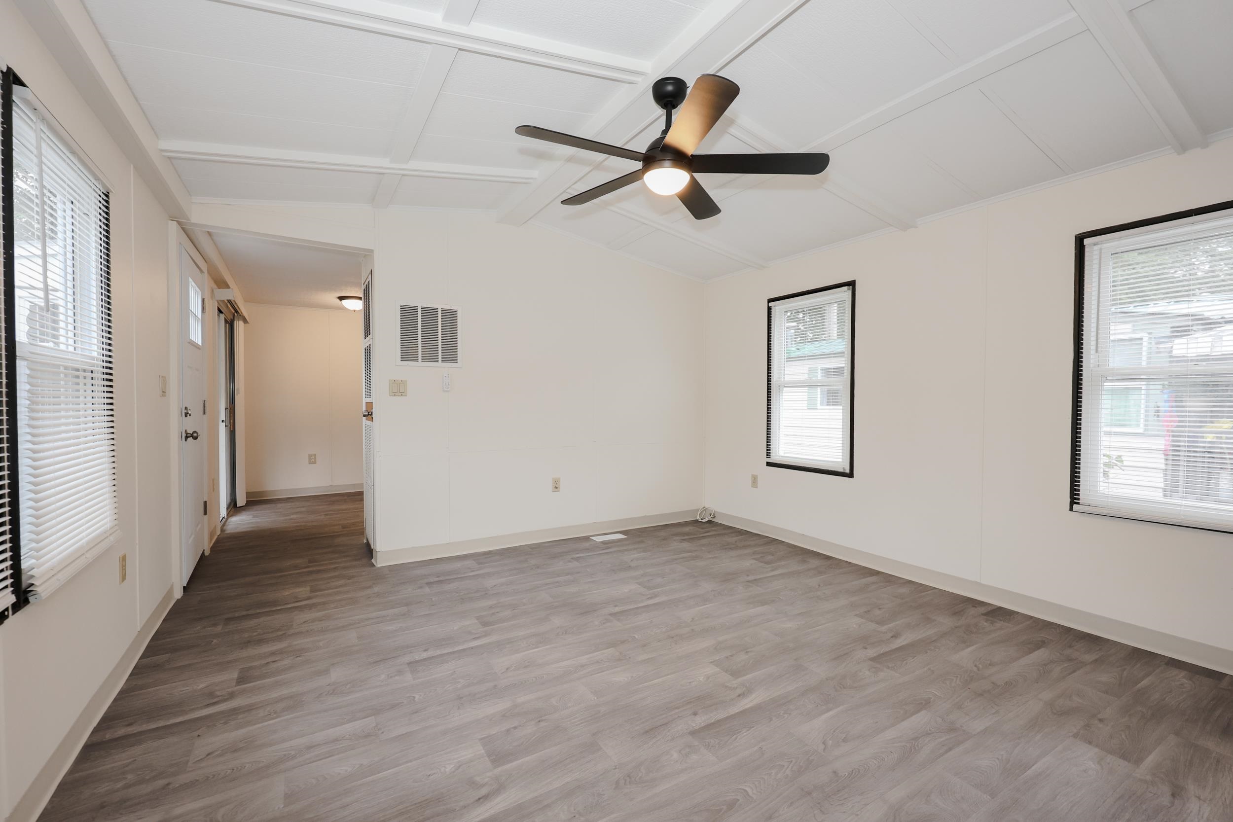 33 Thistle Way Manchester, NH 03109 - Photo 11 of 29