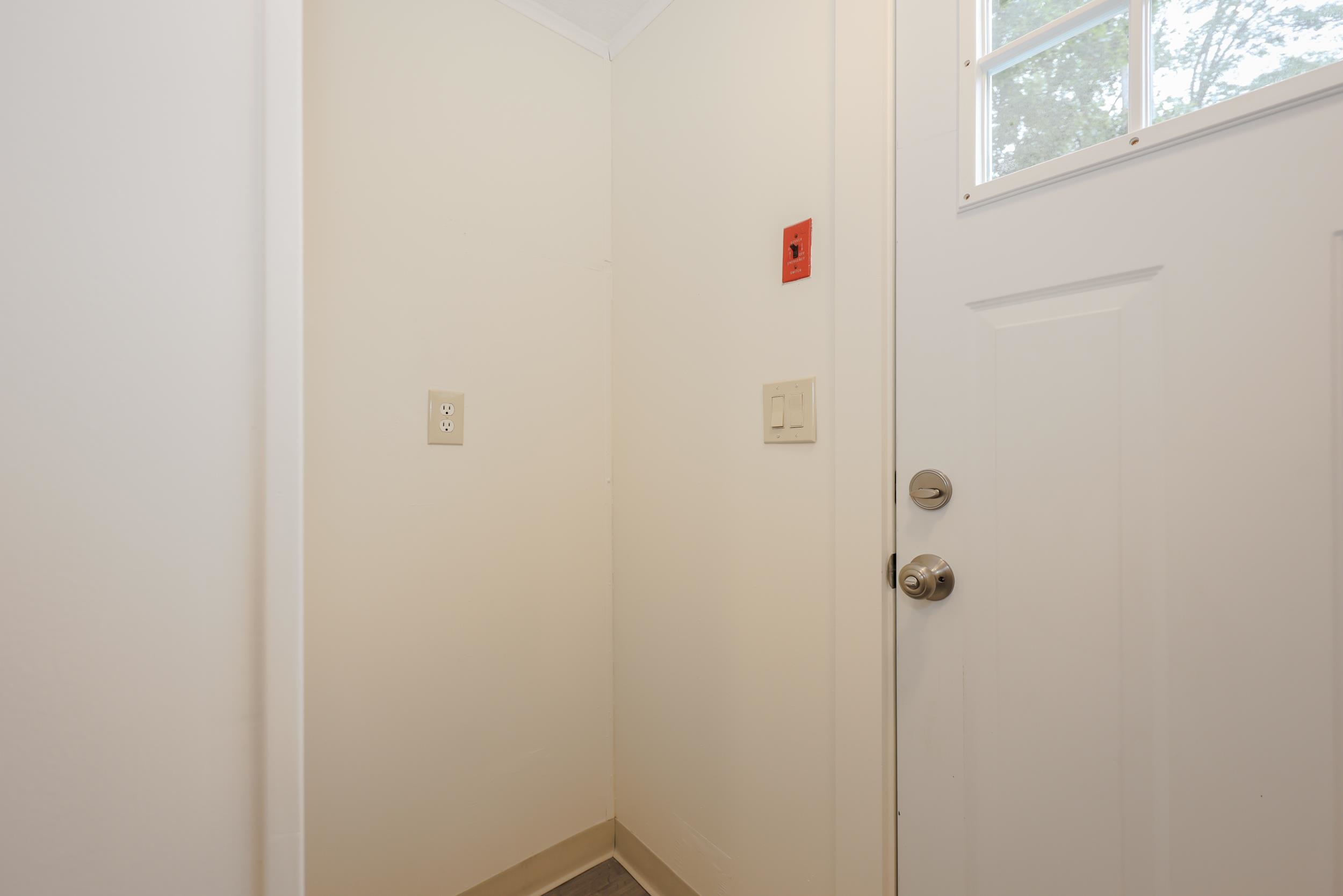 33 Thistle Way Manchester, NH 03109 - Photo 23 of 29