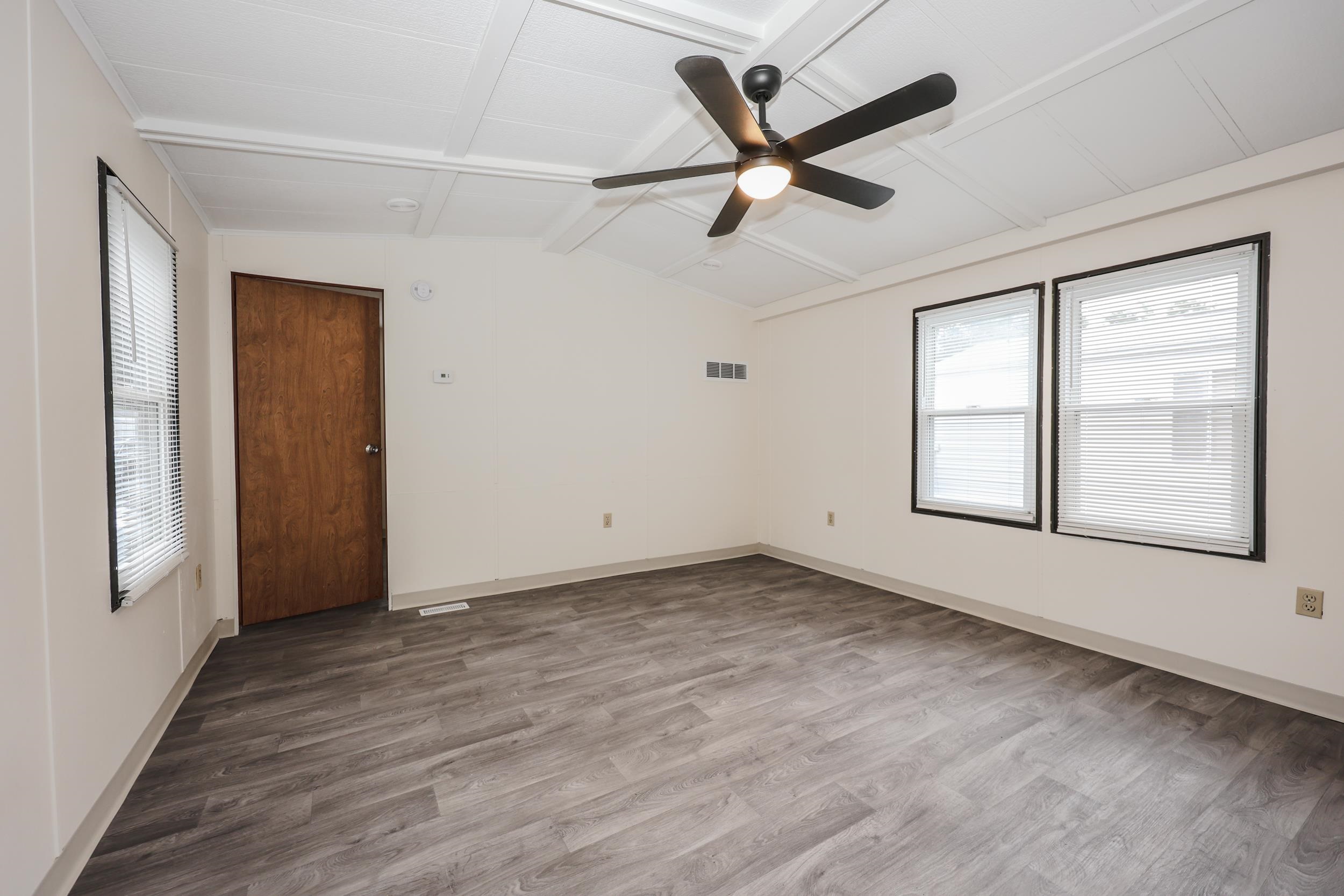 33 Thistle Way Manchester, NH 03109 - Photo 9 of 29