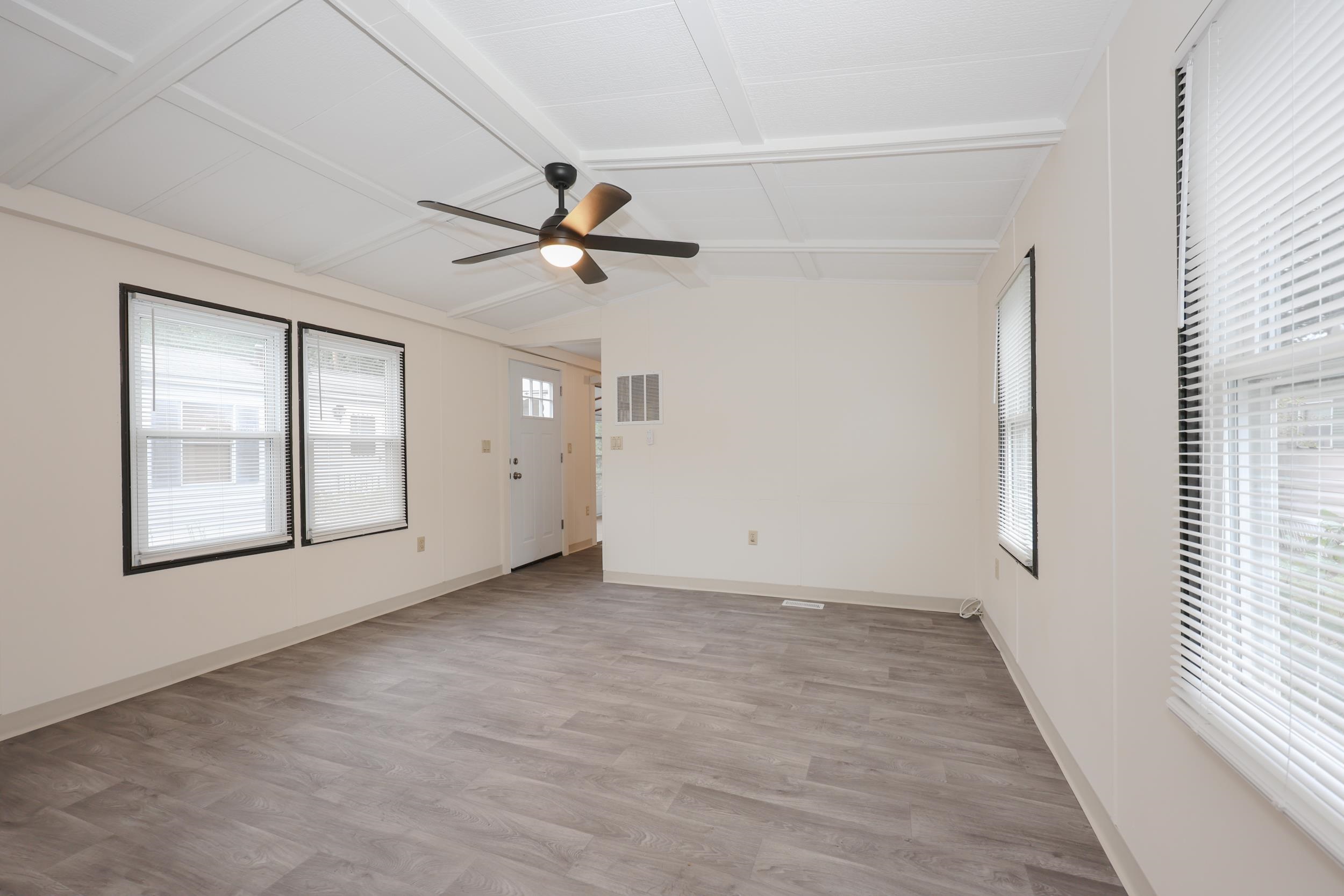 33 Thistle Way Manchester, NH 03109 - Photo 10 of 29