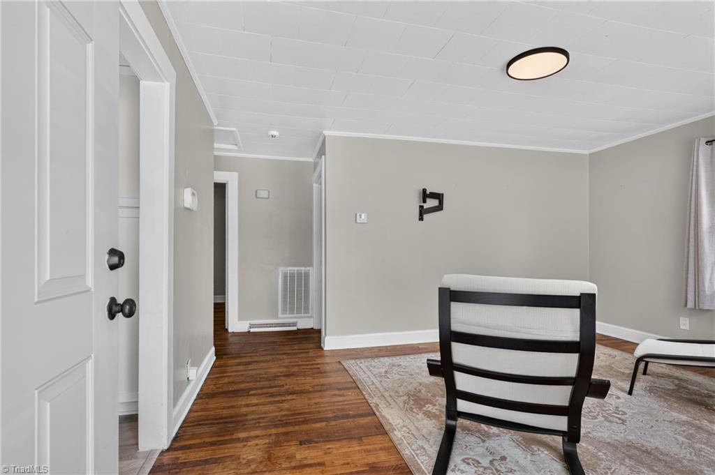 124 Manor Drive High Point, NC 27260 - Photo 12 of 44