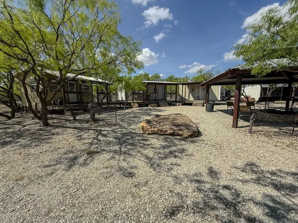 $4,415,000 | 1124 County Road 322, Voss, TX 76888