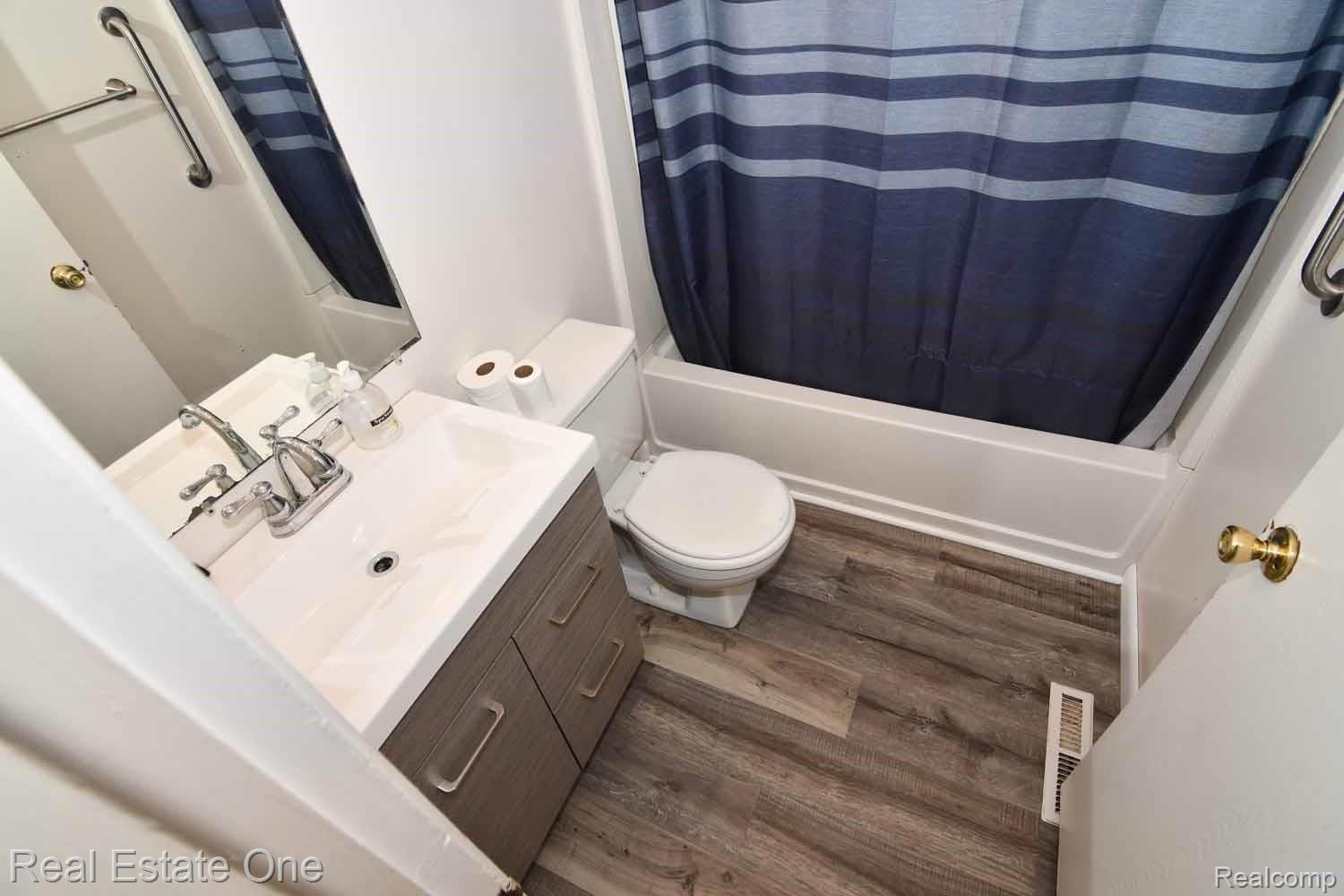 5705 Branch Road Flint, MI 48506 - Photo 12 of 25 DSC_2726.jpg