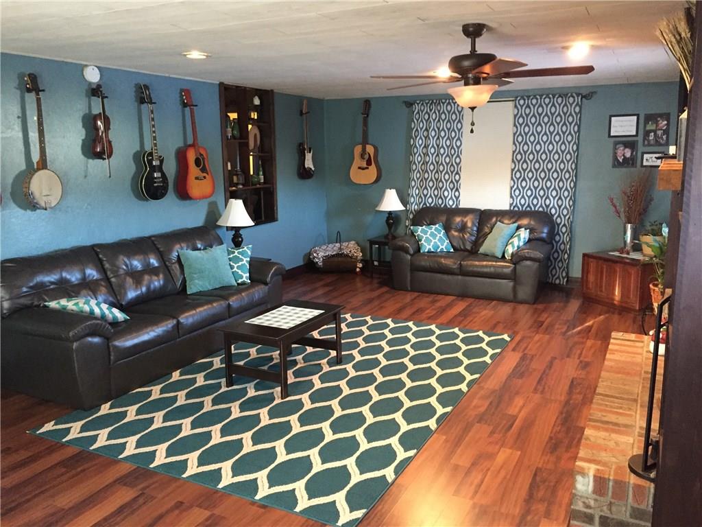 323 Kings Road Apollo, PA 15613 - Photo 6 of 25 Family Room