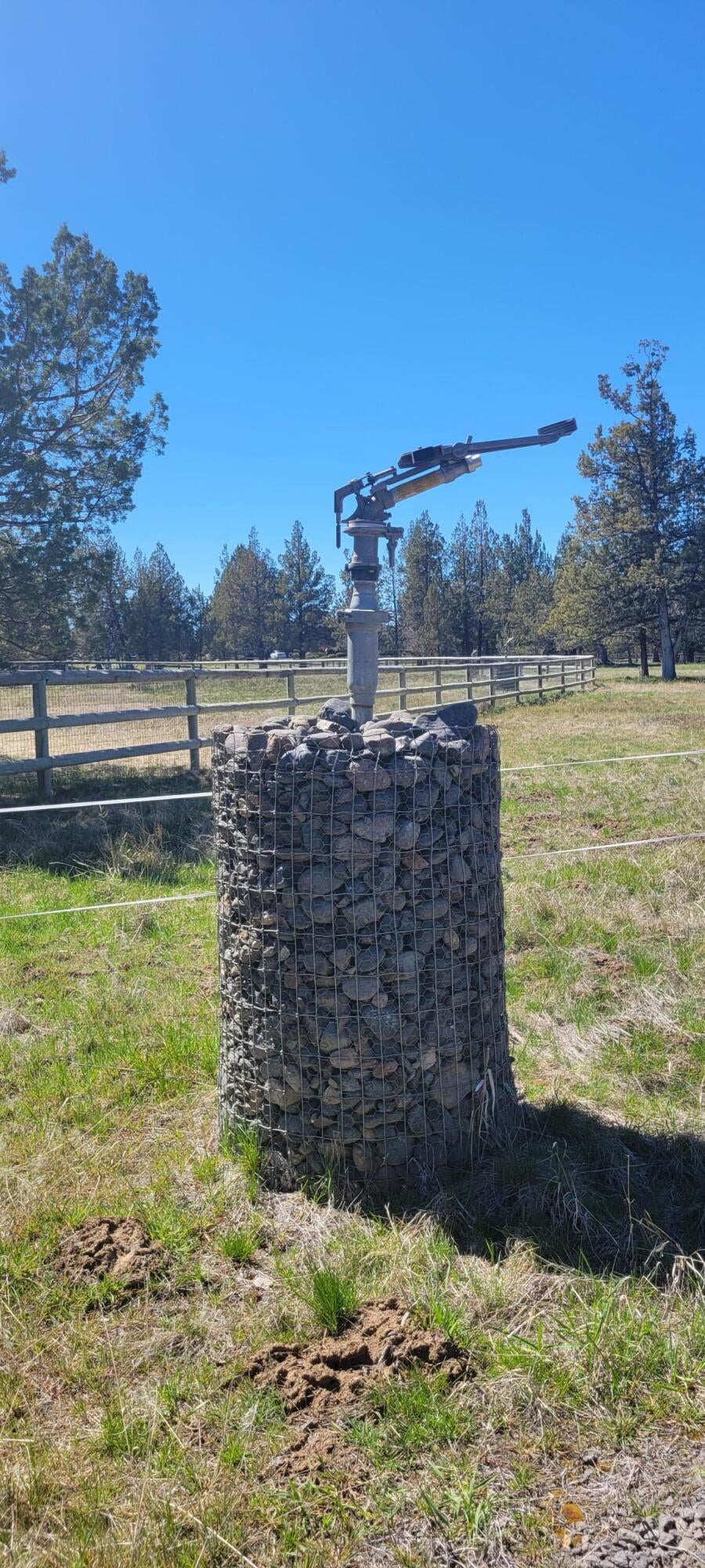 23123 Roland Place Bend, OR 97701 - Photo 9 of 58 20240418_140527