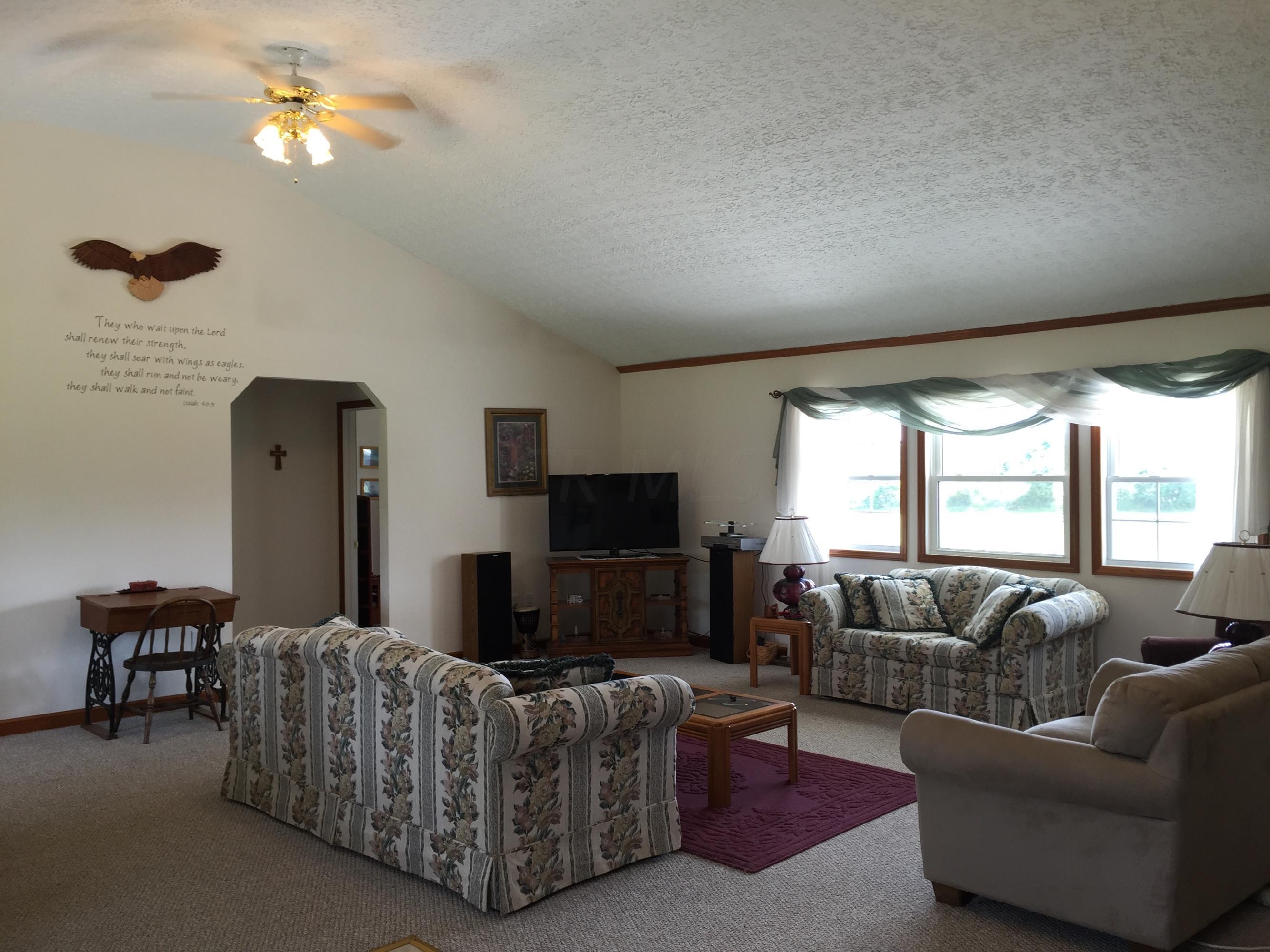 9101 Hoffman Road Amanda, OH 43102 - Photo 3 of 17