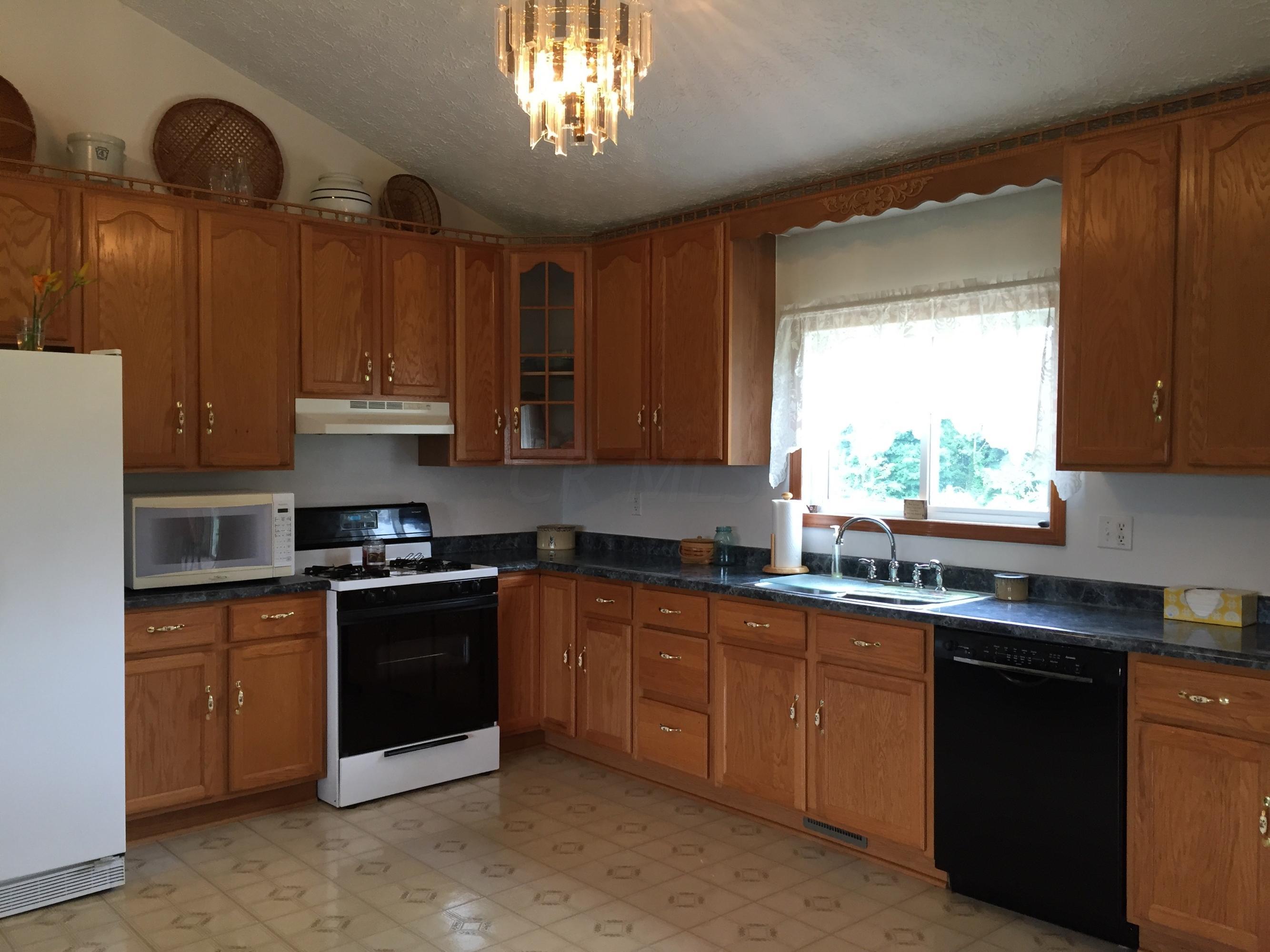 9101 Hoffman Road Amanda, OH 43102 - Photo 6 of 17