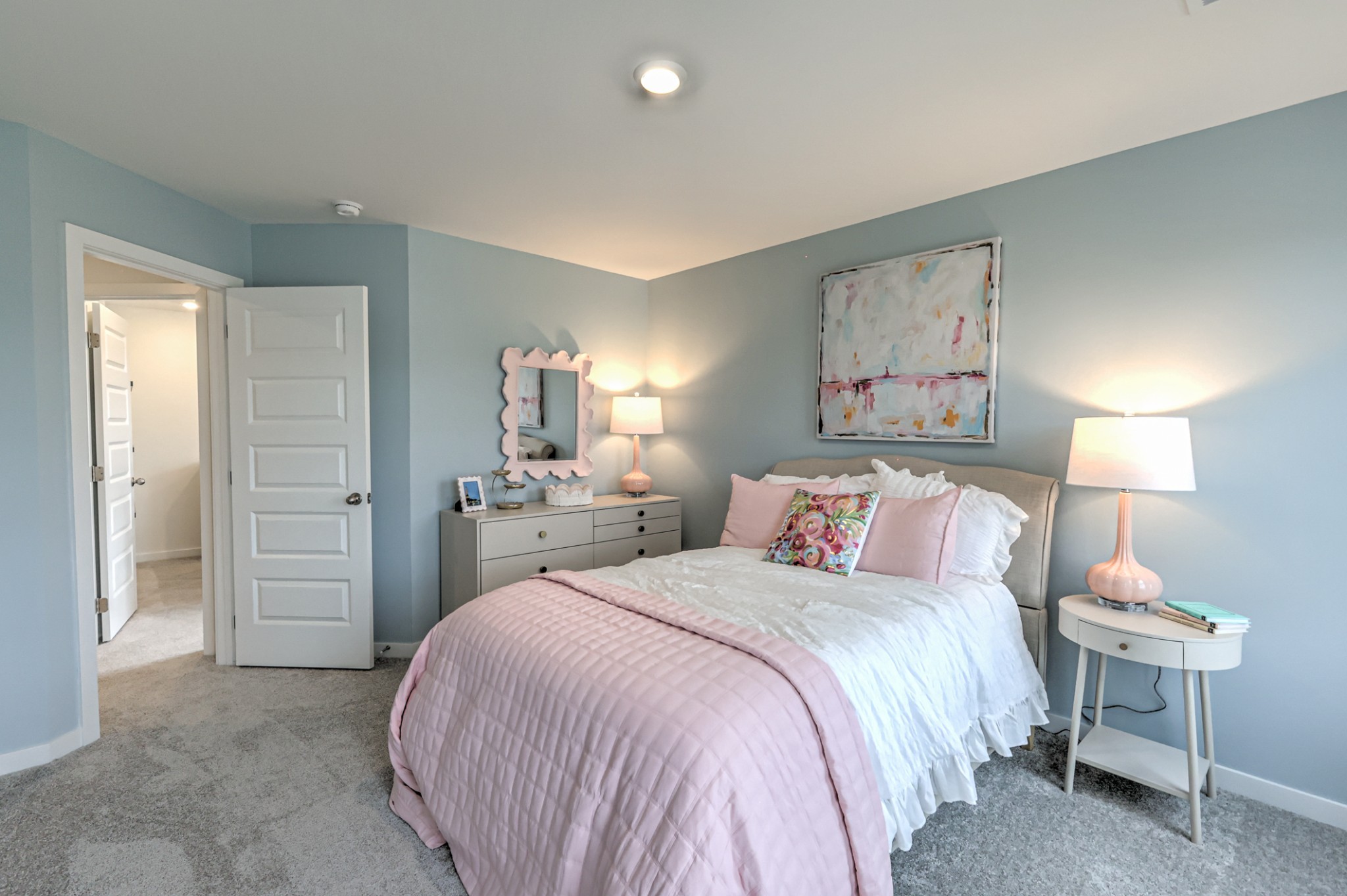 537 Misty Creek Nashville, TN 37207 - Photo 35 of 64 a bedroom with a bed and a lamp