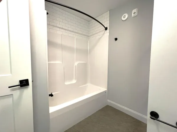 $2,250 | 25 Lowell Street, Unit 104, Manchester, NH 03101