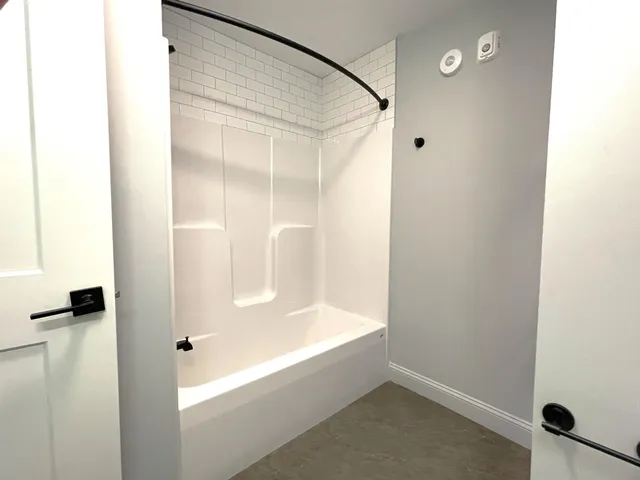 $2,250 | 25 Lowell Street, Unit 104, Manchester, NH 03101