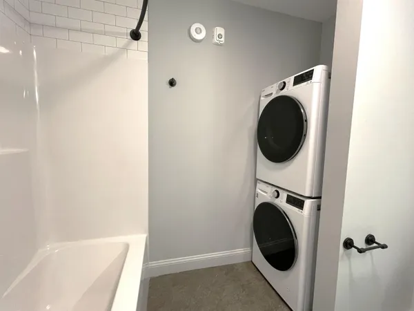 $2,250 | 25 Lowell Street, Unit 104, Manchester, NH 03101