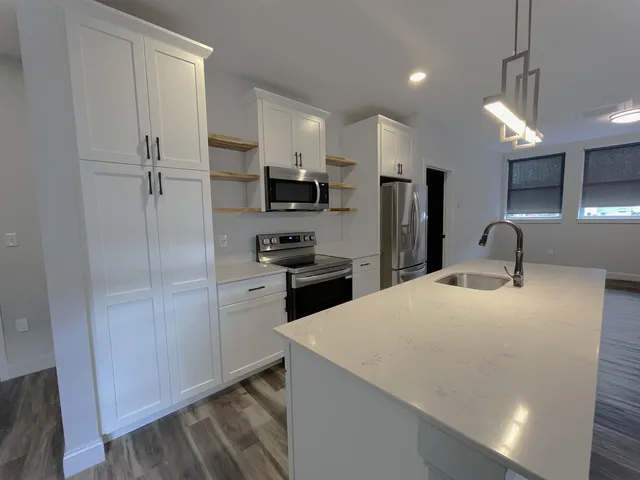 $2,250 | 25 Lowell Street, Unit 104, Manchester, NH 03101