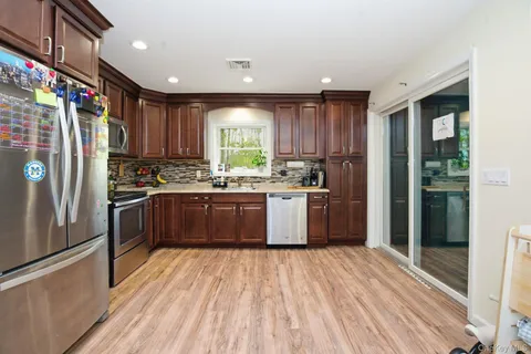 $899,000 | 54-58 De Liso Lane, Mahopac, NY 10541