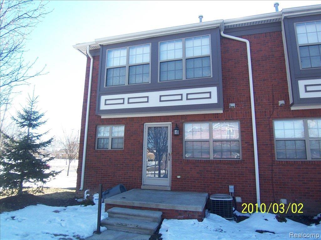 444 Salliotte Road, Unit 11 Ecorse, MI 48229 - Photo 16 of 17 444 Salliotte Rear View