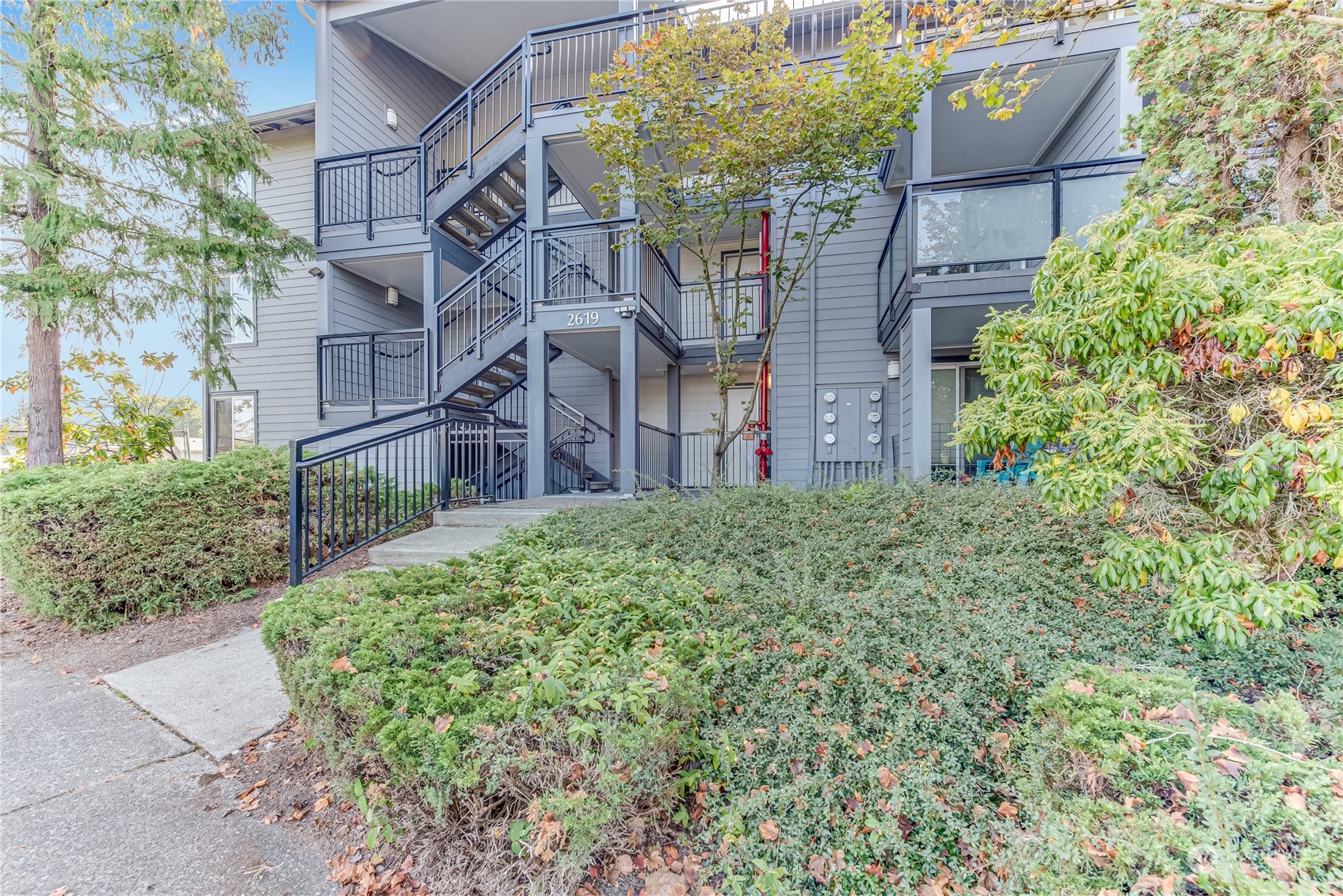 2619 Northeast 4th Street, Unit 122 Renton, WA 98056 - Photo 1 of 19 Gallery Image 1