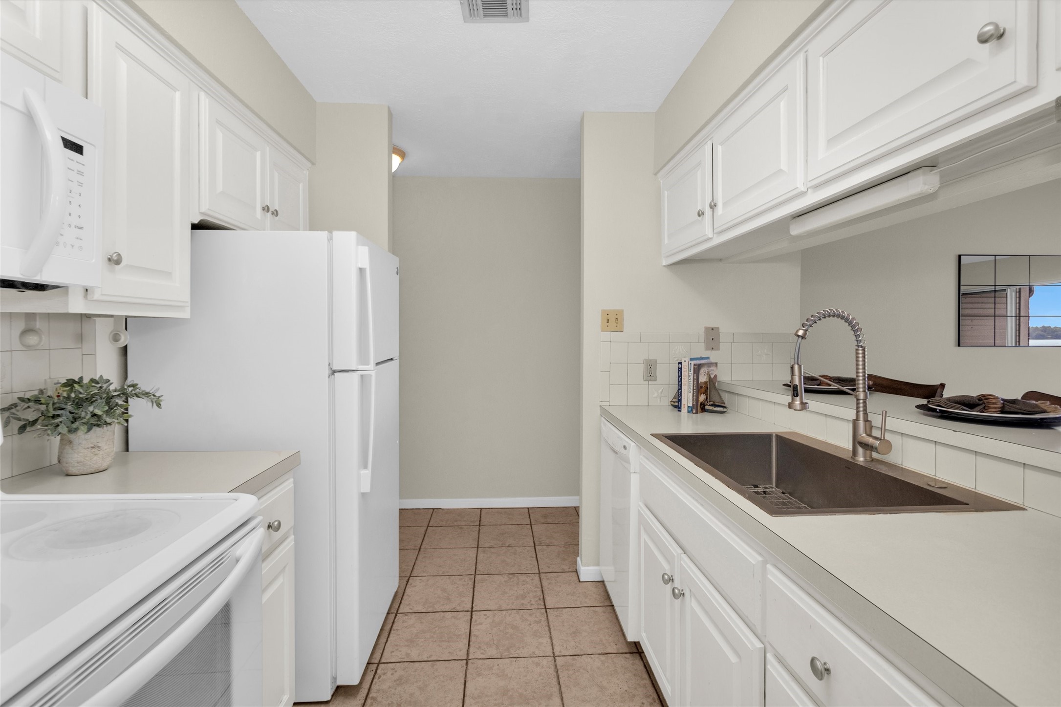 801 River Road, Unit 104E Montgomery, TX 77356 - Photo 18 of 47 Gallery Image 18