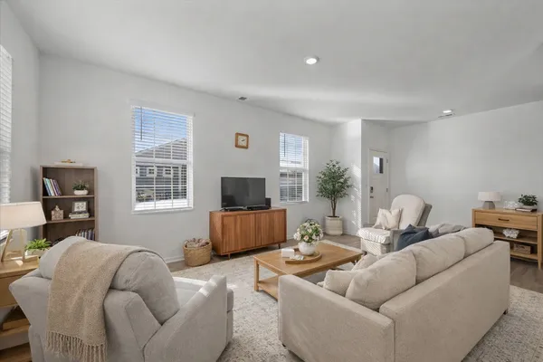 $274,500 | 6302 Maple Glen Drive, Unit 3081, Wonder Lake, IL 60097