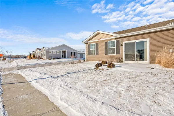 $274,500 | 6302 Maple Glen Drive, Unit 3081, Wonder Lake, IL 60097