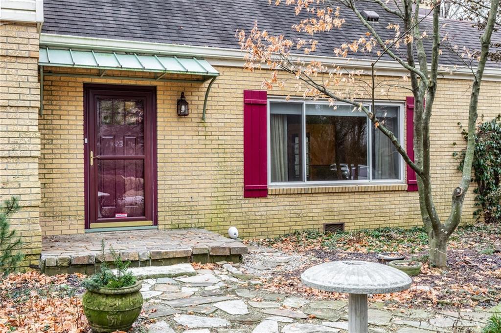 6932 Spring Mill Road Indianapolis, IN 46260 - Photo 2 of 42 Gallery Image 2