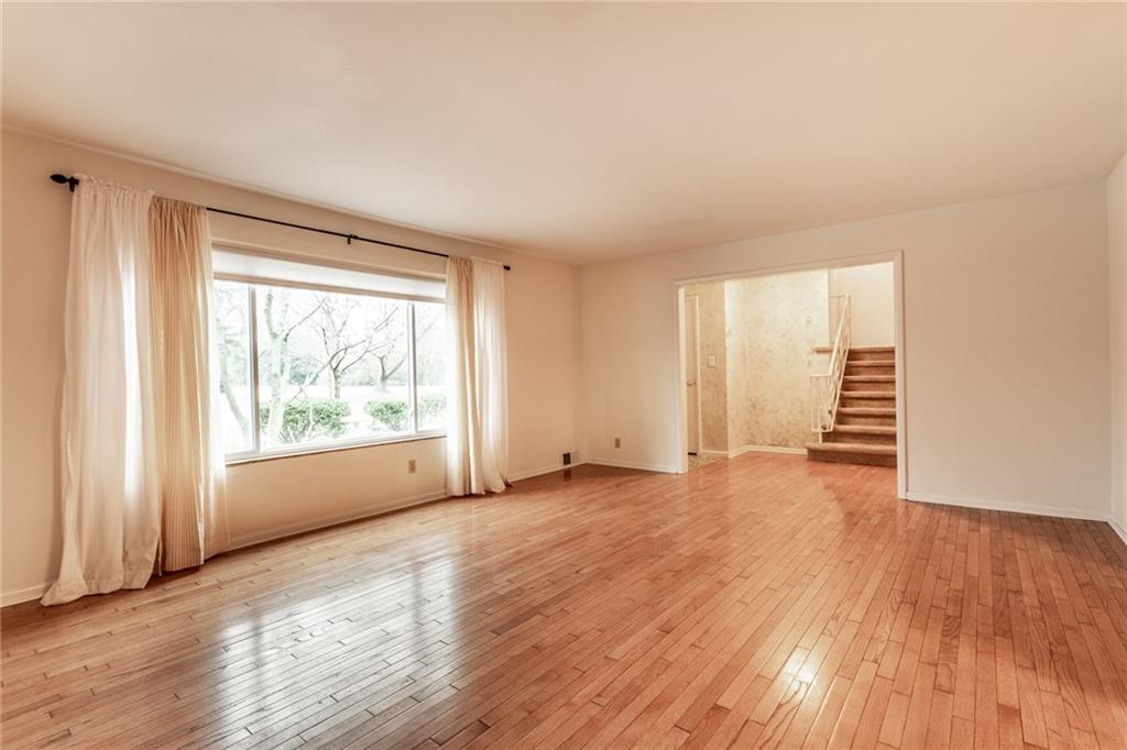 6932 Spring Mill Road Indianapolis, IN 46260 - Photo 13 of 42 Gallery Image 13