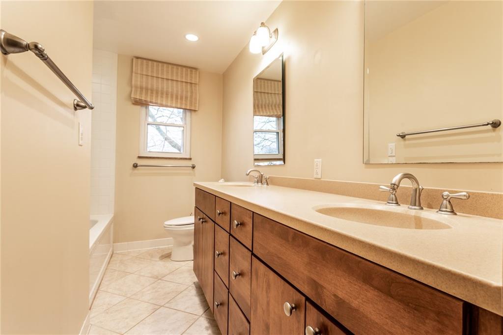 6932 Spring Mill Road Indianapolis, IN 46260 - Photo 28 of 42 Gallery Image 28