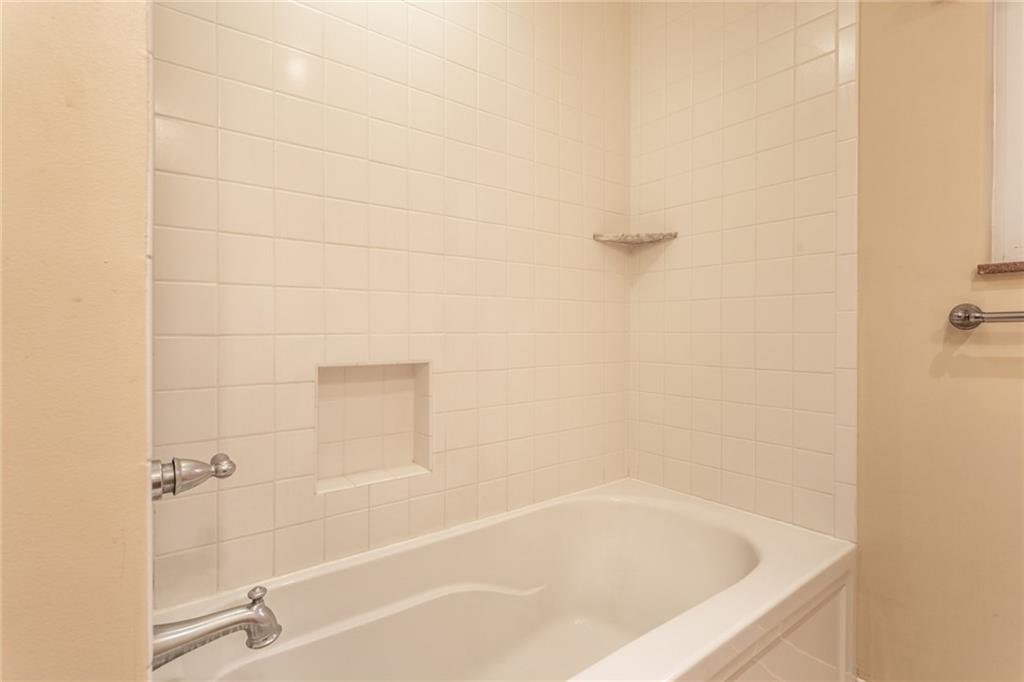 6932 Spring Mill Road Indianapolis, IN 46260 - Photo 29 of 42 Gallery Image 29