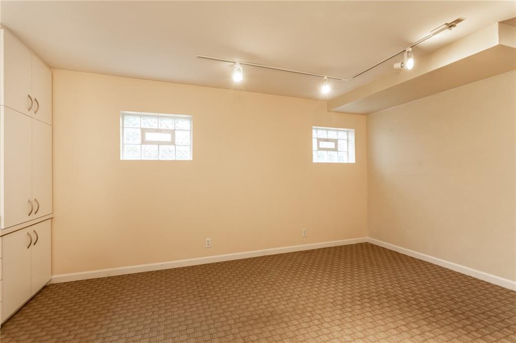 6932 Spring Mill Road Indianapolis, IN 46260 - Photo 32 of 42 Gallery Image 32