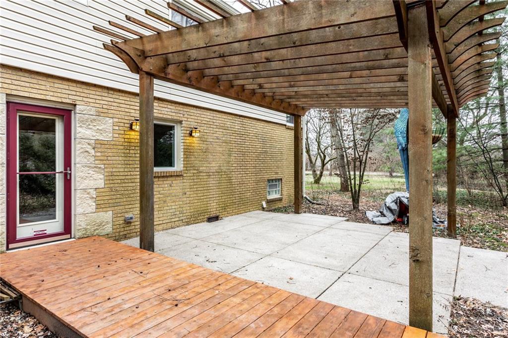 6932 Spring Mill Road Indianapolis, IN 46260 - Photo 36 of 42 Gallery Image 36