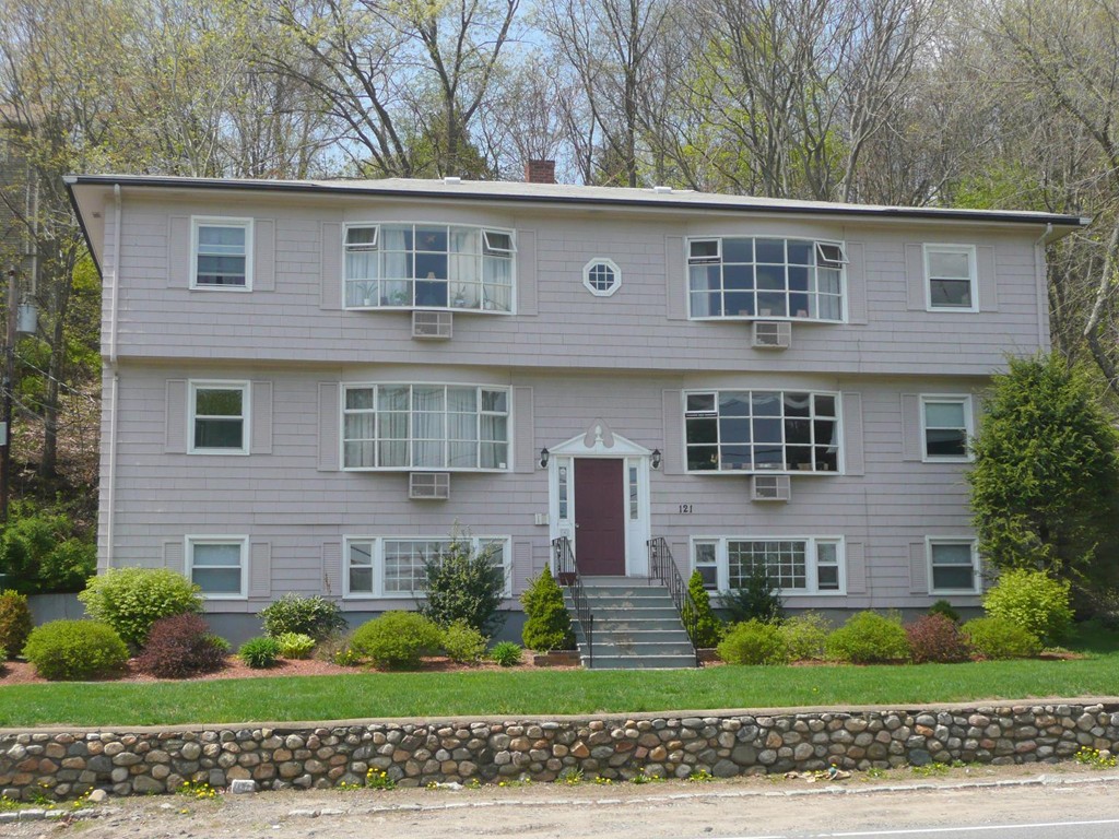 123 Cambridge Road, Unit 2 Woburn, MA 01801 - Photo 1 of 9 Gallery Image 1