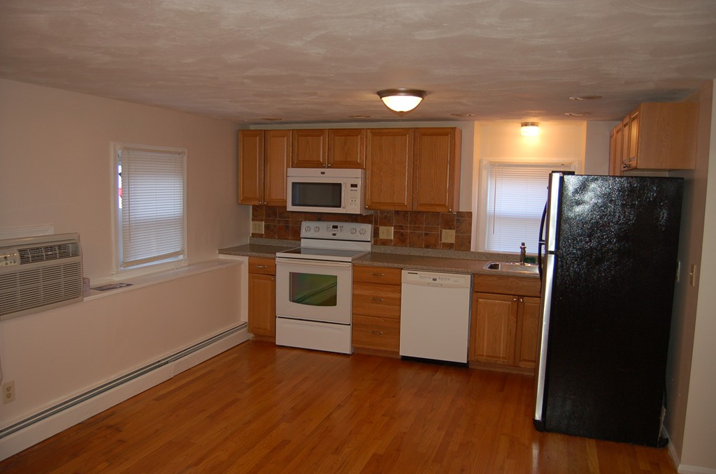 123 Cambridge Road, Unit 2 Woburn, MA 01801 - Photo 2 of 9 Gallery Image 2