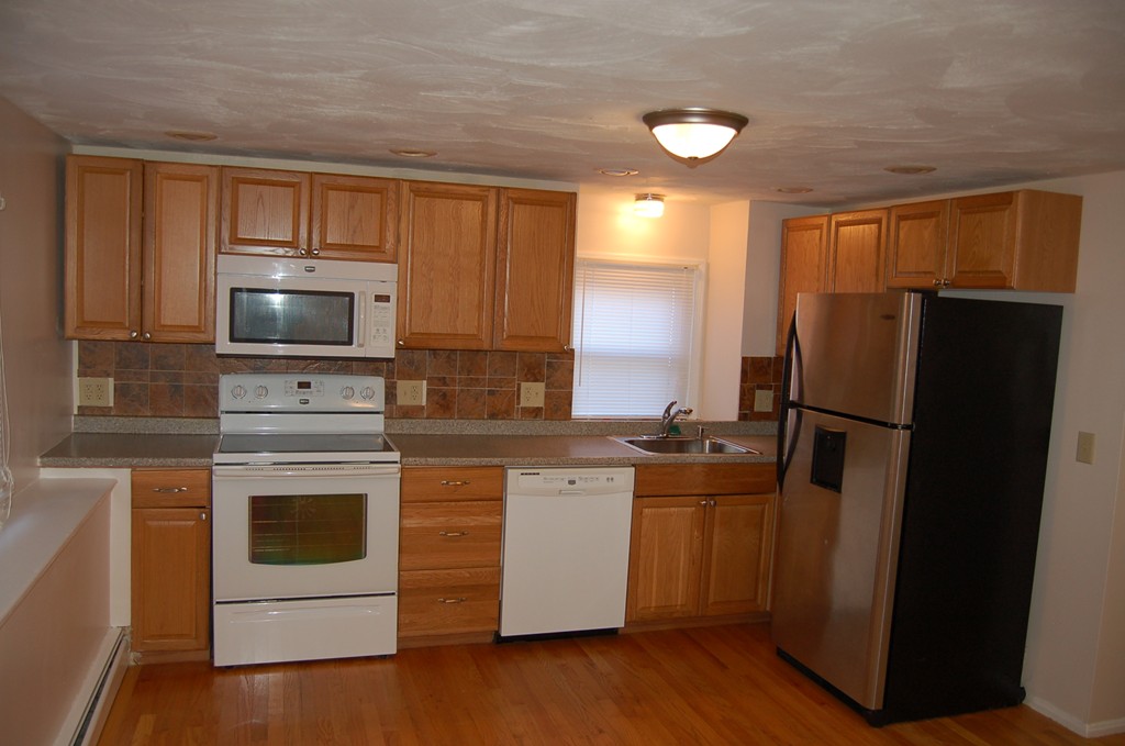 123 Cambridge Road, Unit 2 Woburn, MA 01801 - Photo 3 of 9 Gallery Image 3