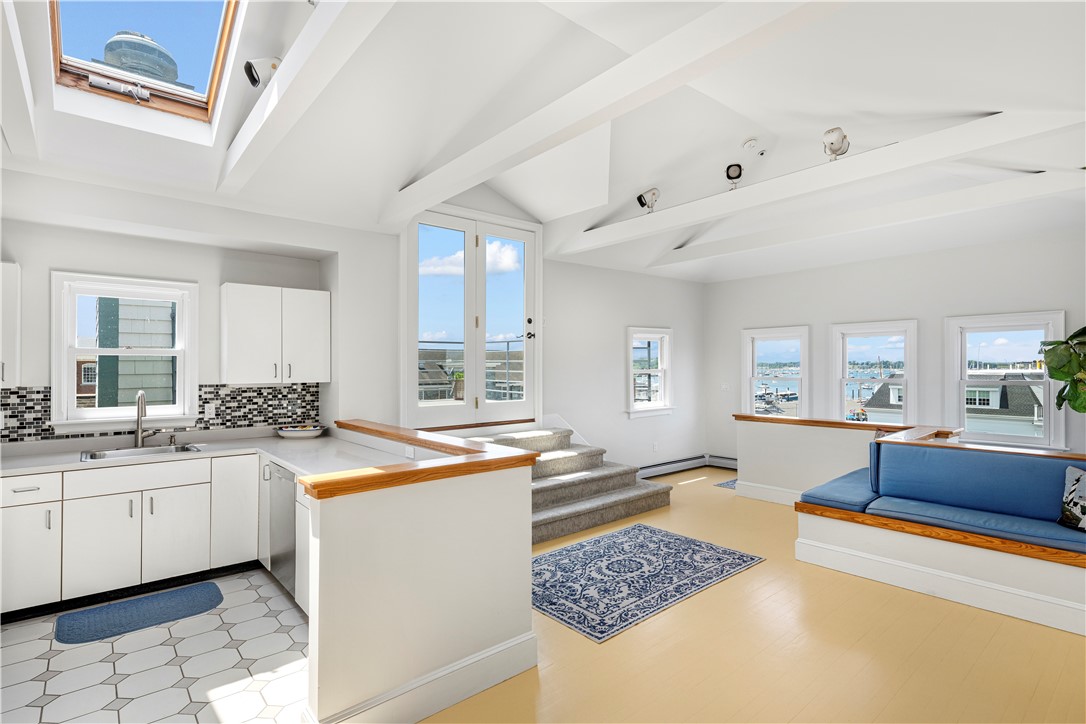 433 Thames Street, Unit E Newport, RI 02840 - Photo 9 of 49