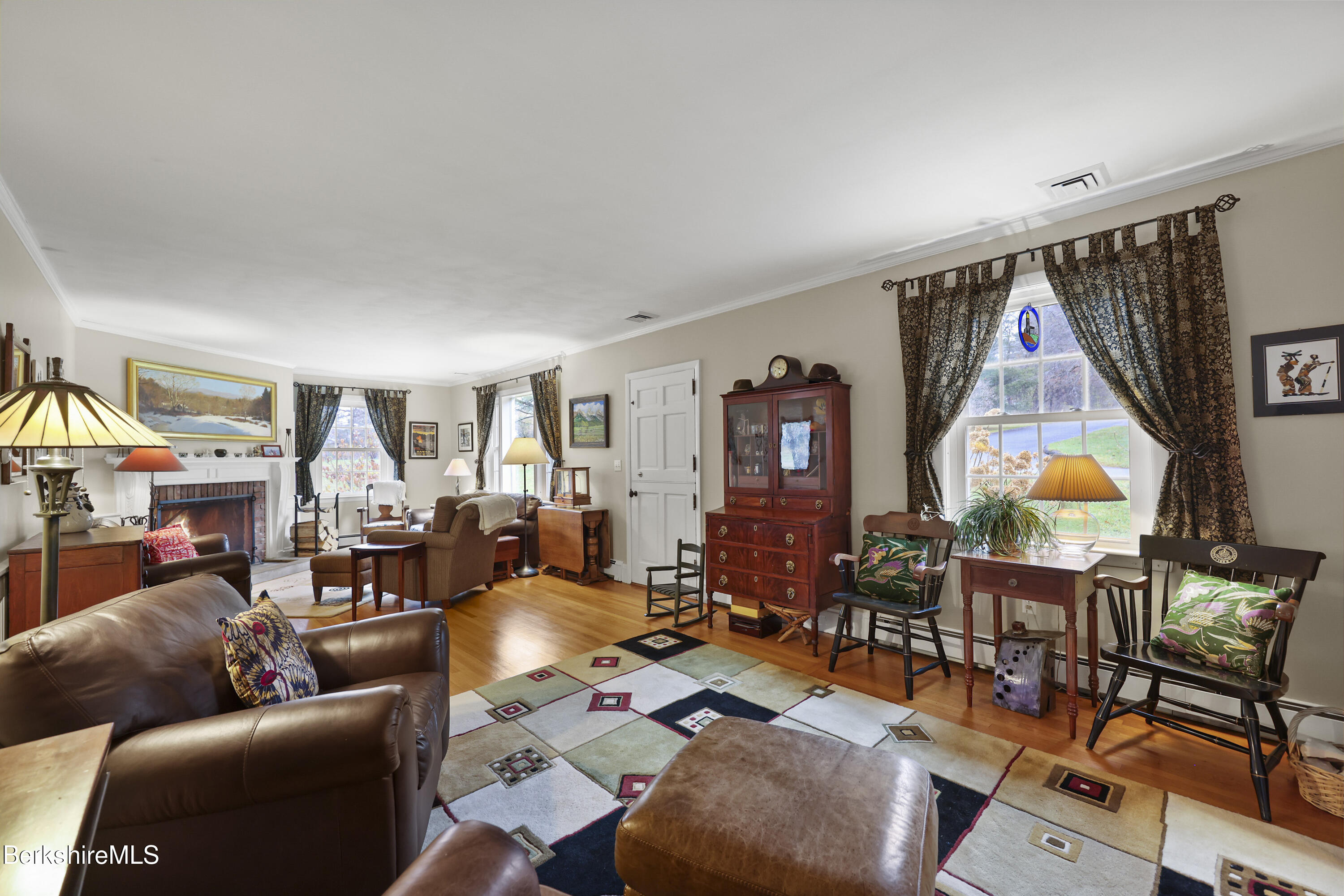 177 Thornliebank Road Williamstown, MA 01267 - Photo 15 of 69 75 Living Room