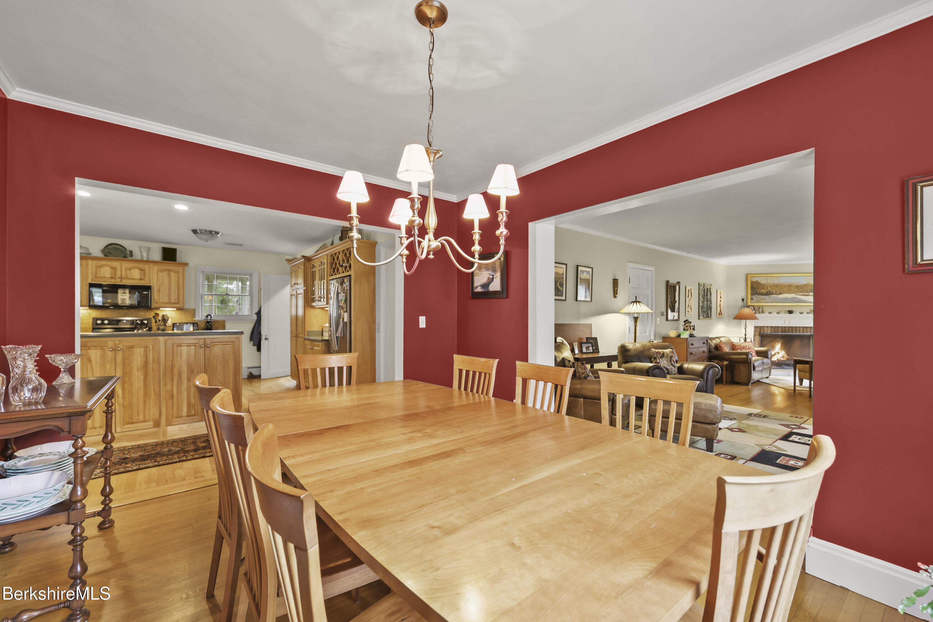 177 Thornliebank Road Williamstown, MA 01267 - Photo 19 of 69 90 Dining Room