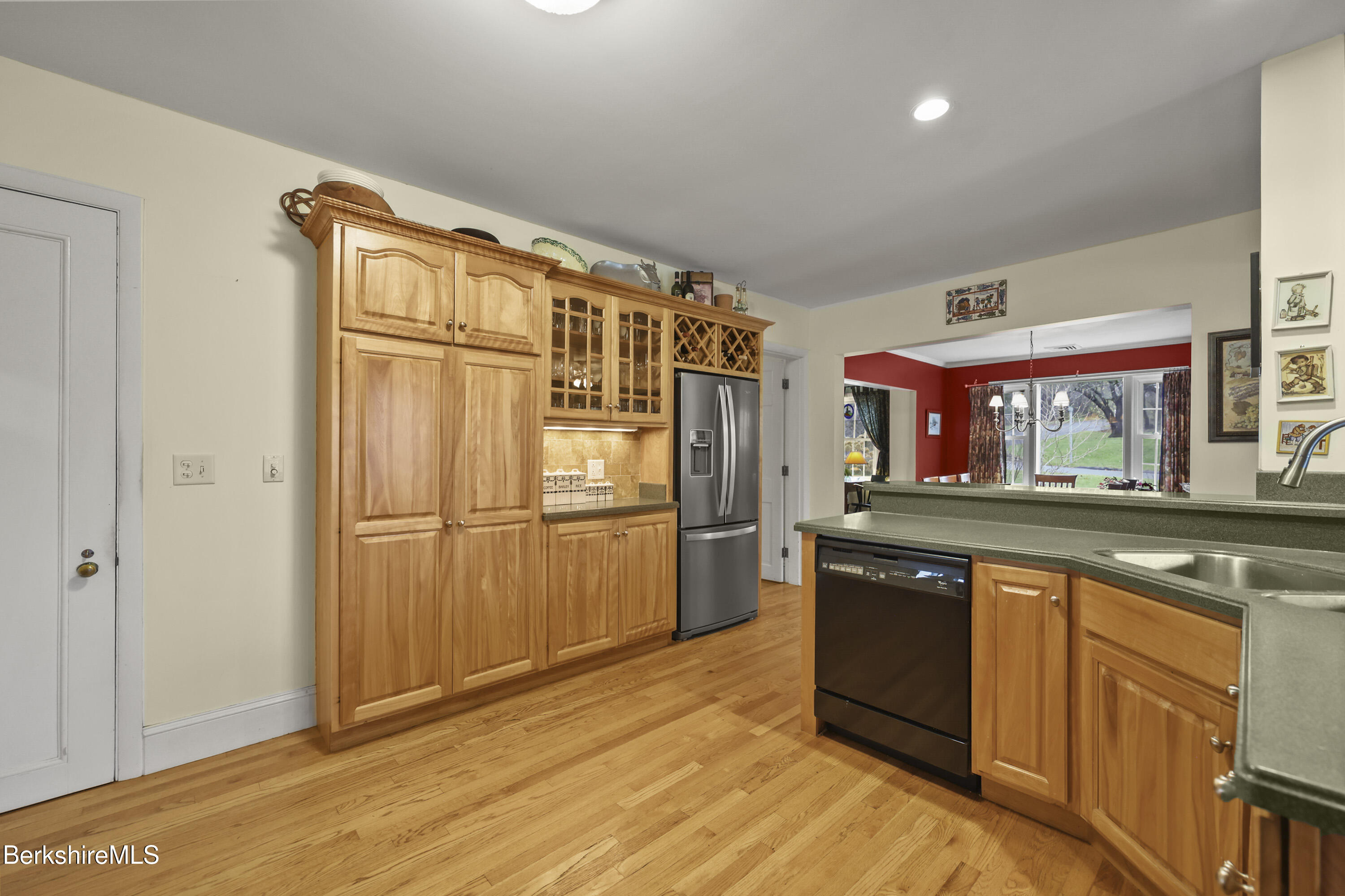 177 Thornliebank Road Williamstown, MA 01267 - Photo 23 of 69 105 Kitchen