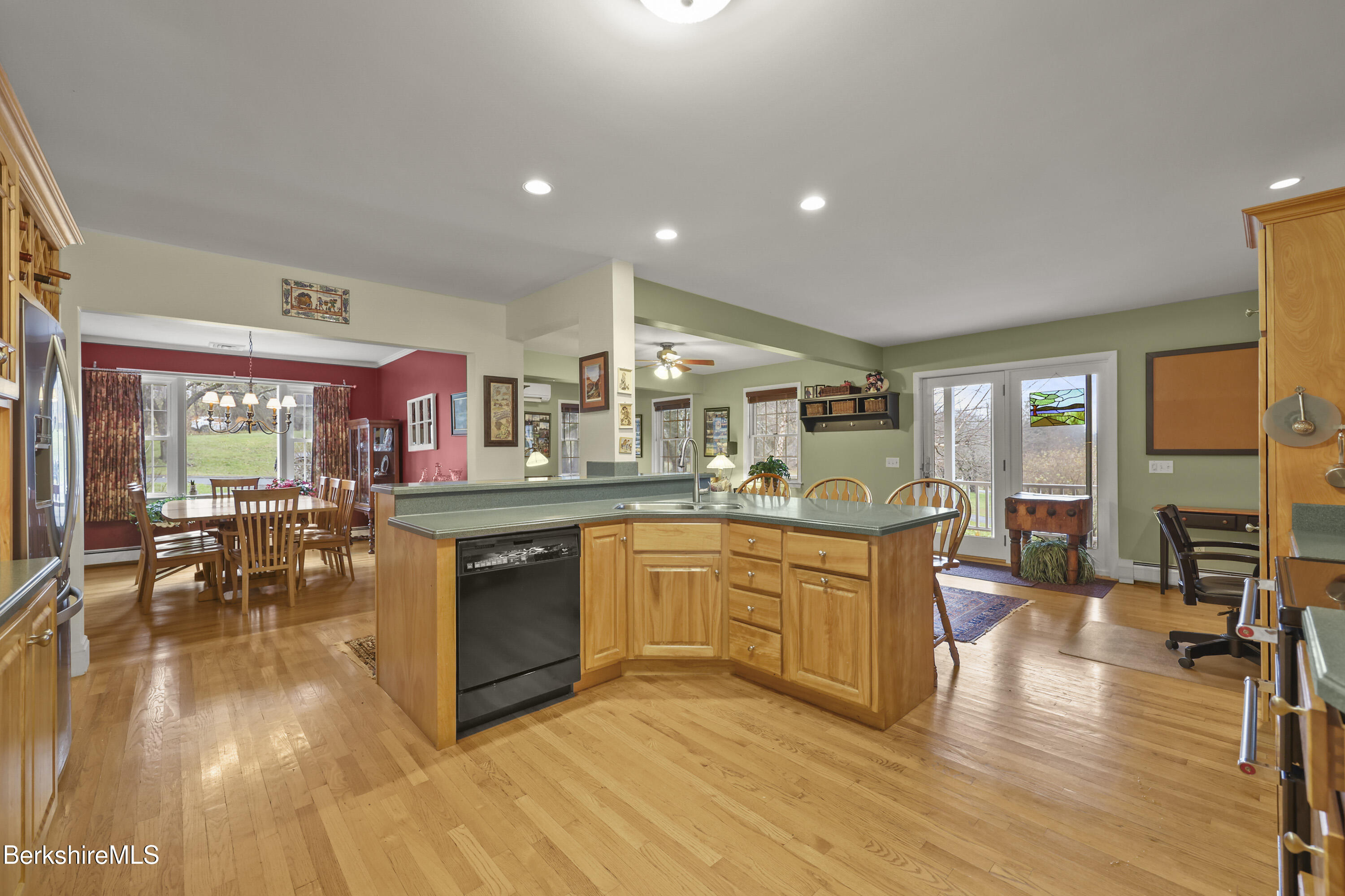 177 Thornliebank Road Williamstown, MA 01267 - Photo 24 of 69 110 Kitchen