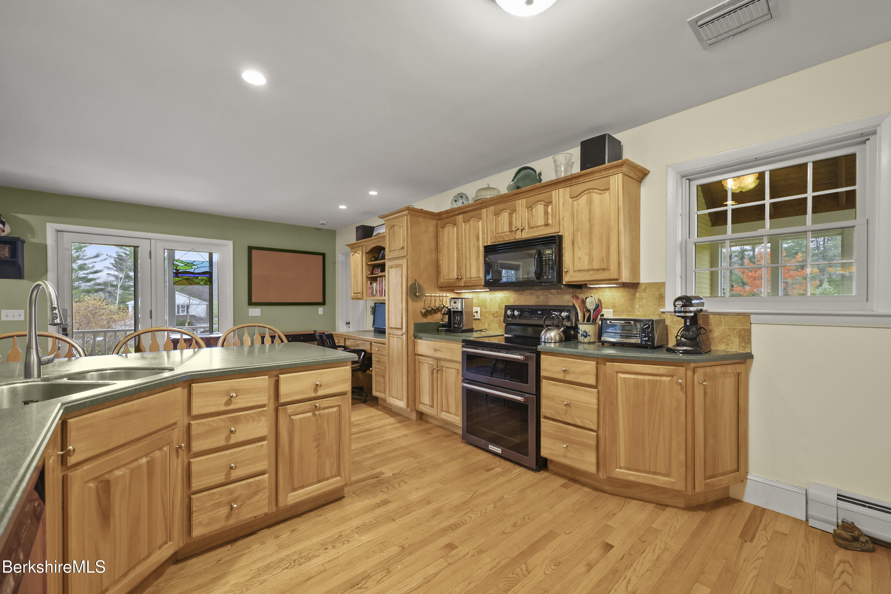 177 Thornliebank Road Williamstown, MA 01267 - Photo 25 of 69 115 Kitchen